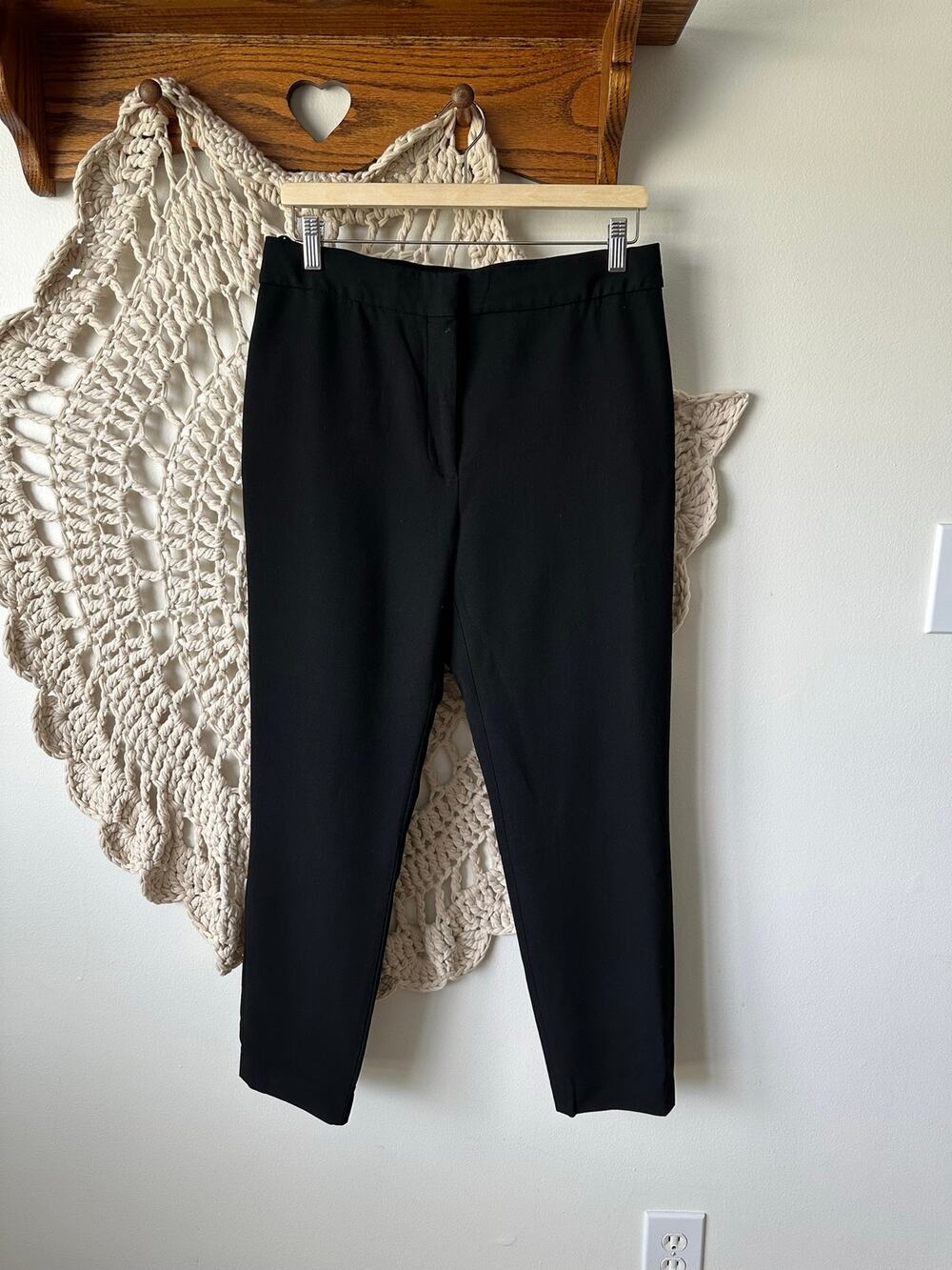 Aritzia Babaton Markova Tapered Fit Black Trouser Pants Size 10